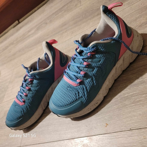 NWOT🔥 Avia Women's Trail Walker Sneakers - Picture 4 of 6